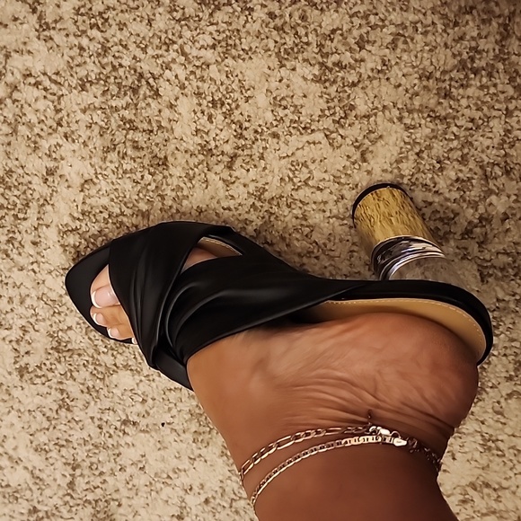 Twisted high Heeled Sandals - Picture 2 of 13